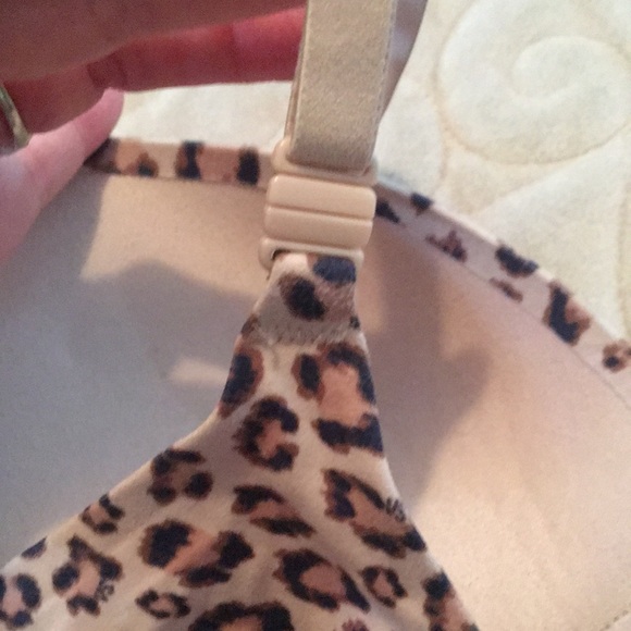 VICTORIA’S SECRET Leopard print bra w/ convertible straps 34B Good condition - Picture 5 of 8